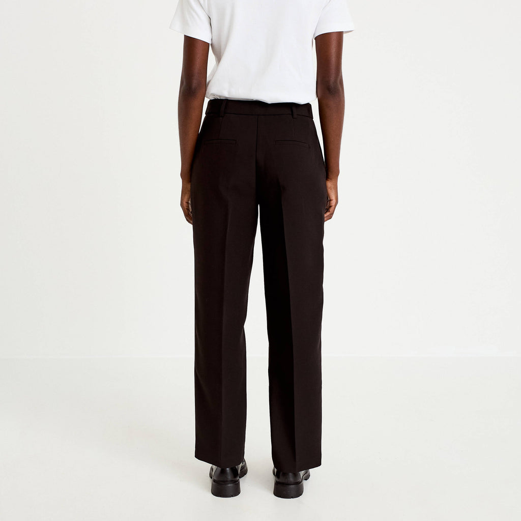 Mid Rise Bootcut Pants in Black, view 2