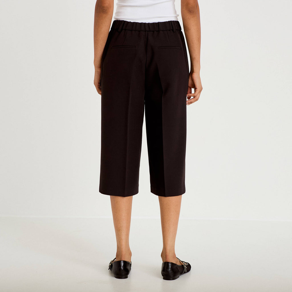 Wide Cut Bermuda Shorts in Black, view 2