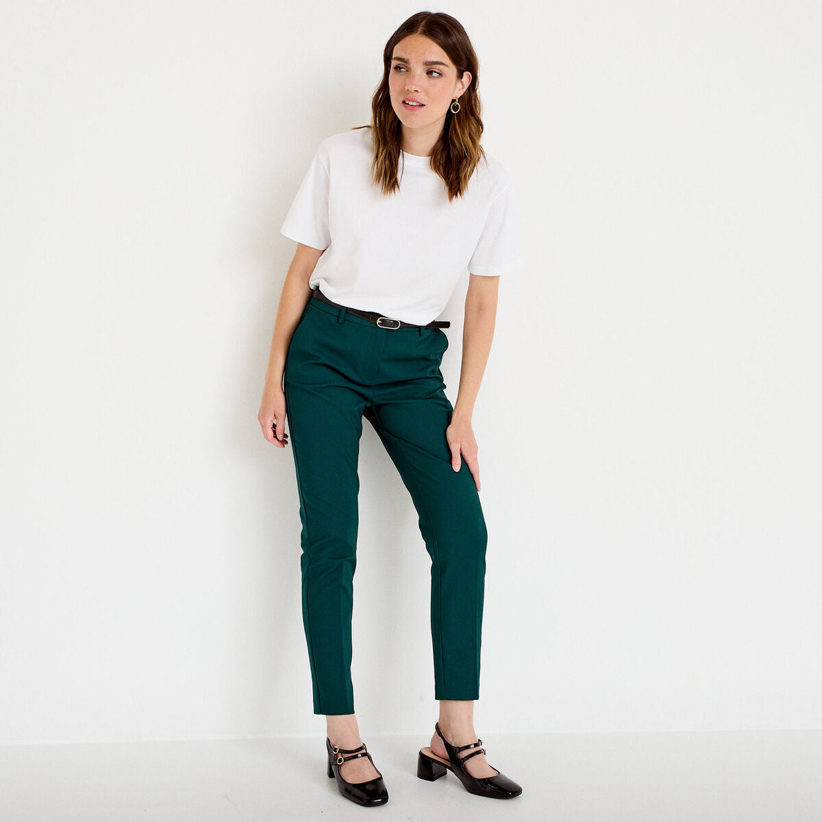 Pantalon cigarette ceinturé vert foncé femme