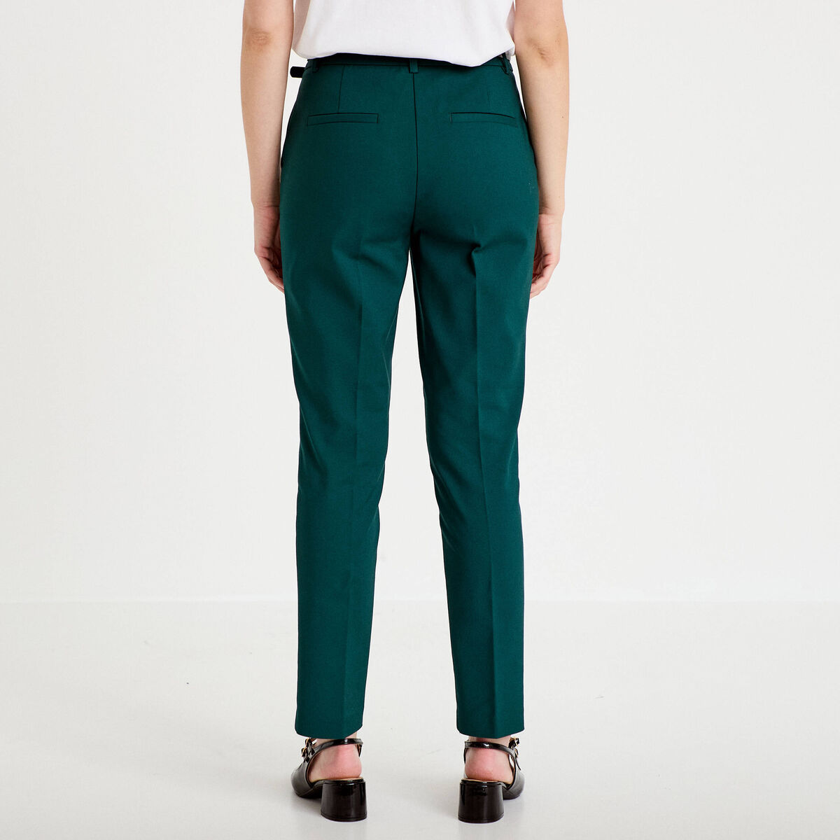 Pantalon cigarette ceinturé vert foncé femme