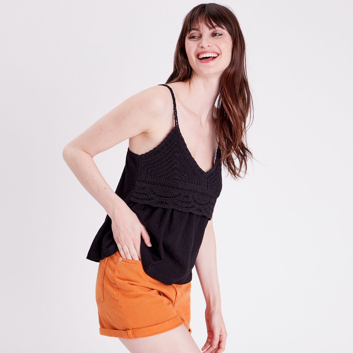 Débardeur col aspect crochet noir femme