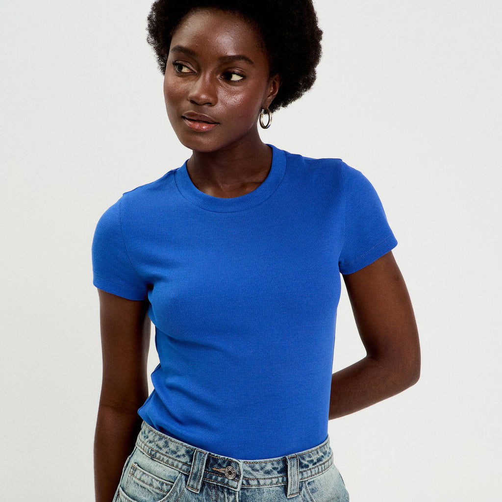 T-shirt côtelé ajusté manches courtes bleu electrique femme
