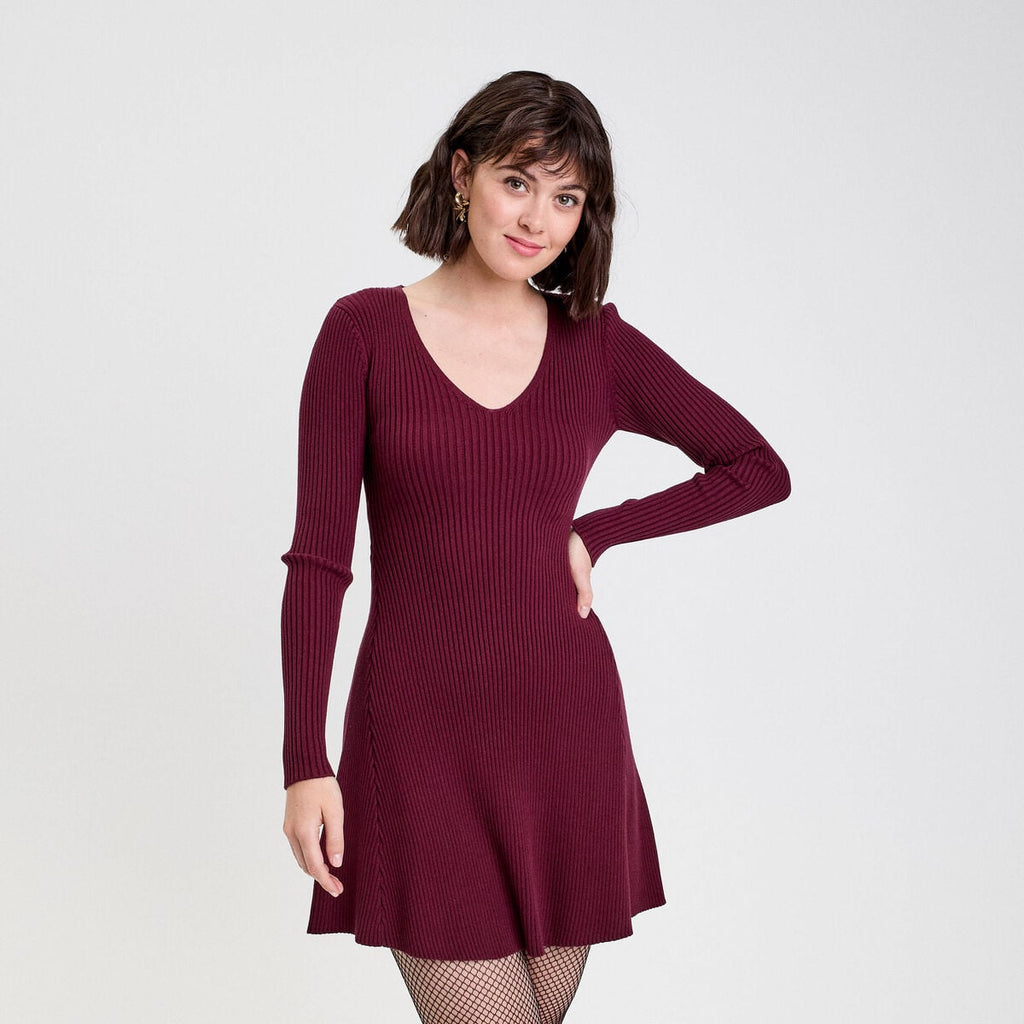 Robe tricot patineuse côtelée bordeaux femme