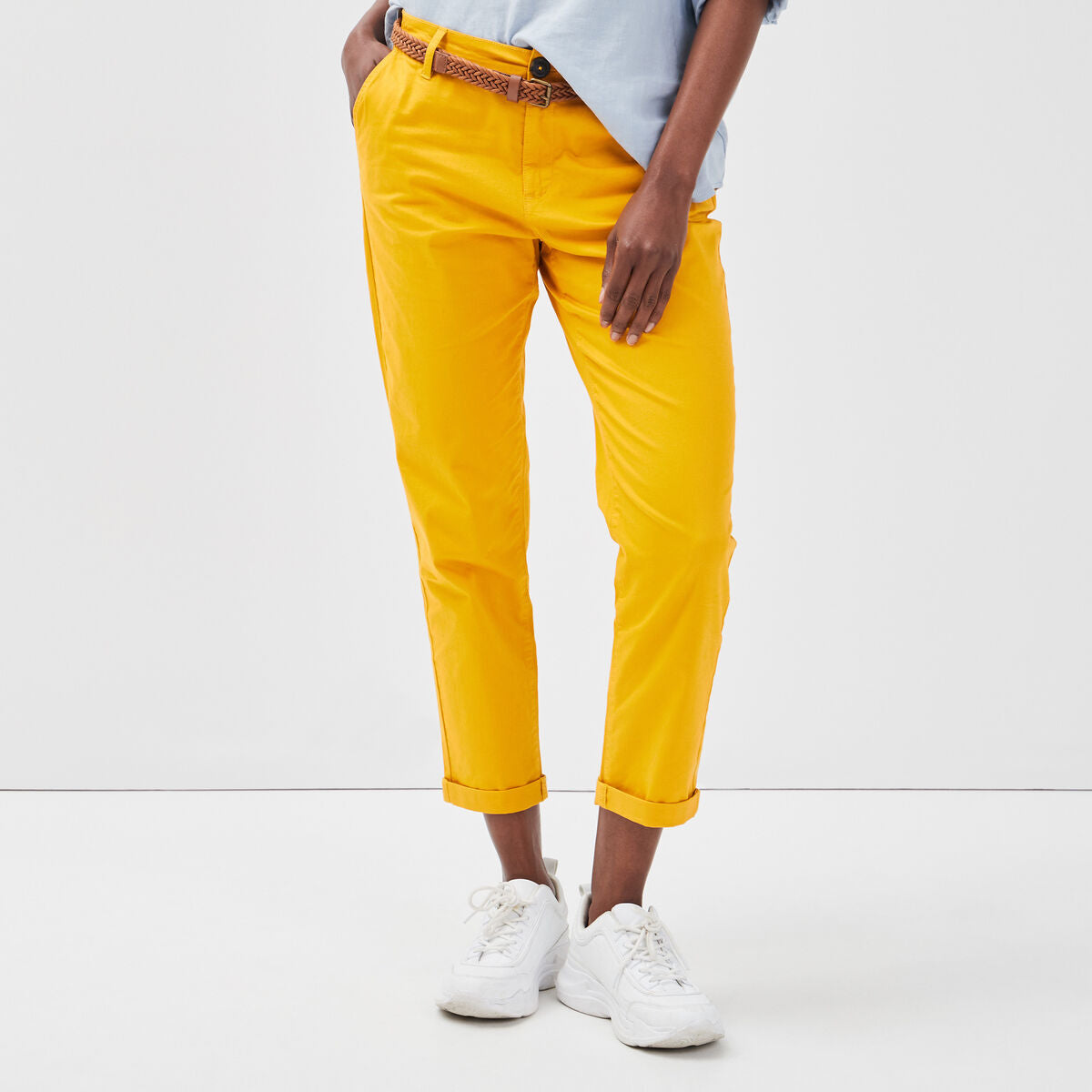 Pantalon chino 7/8ème jaune femme