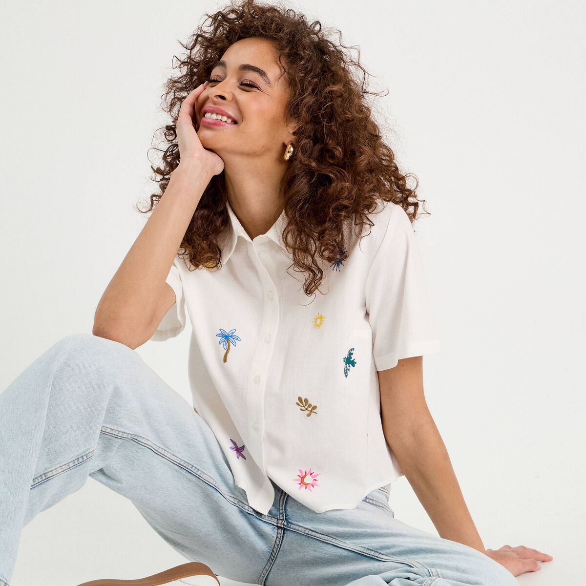 Chemise brodée manches courtes ecru femme