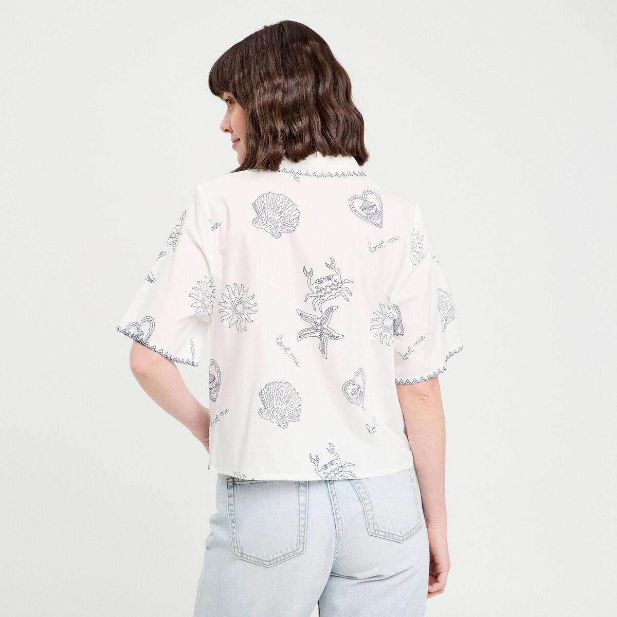 Chemise manches courtes brodée bleu marine femme