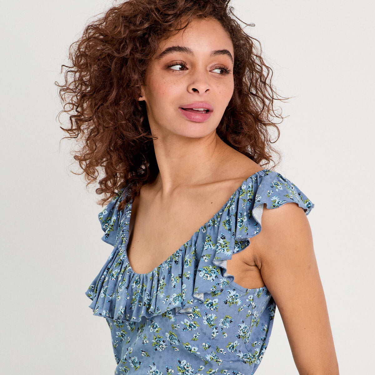Blouse col volants bleu foncé femme