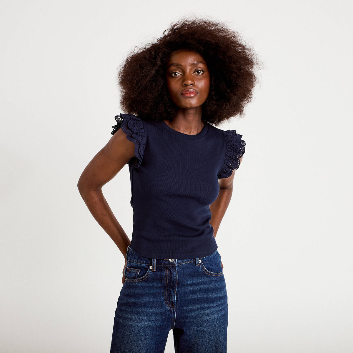 Débardeur volants brodés bleu marine femme