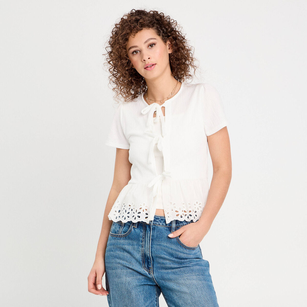 Blouse nouée détails brodés ecru femme