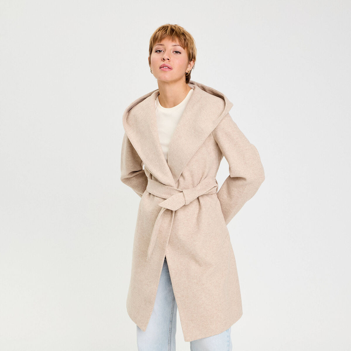 Manteau ceinturé à capuche beige femme
