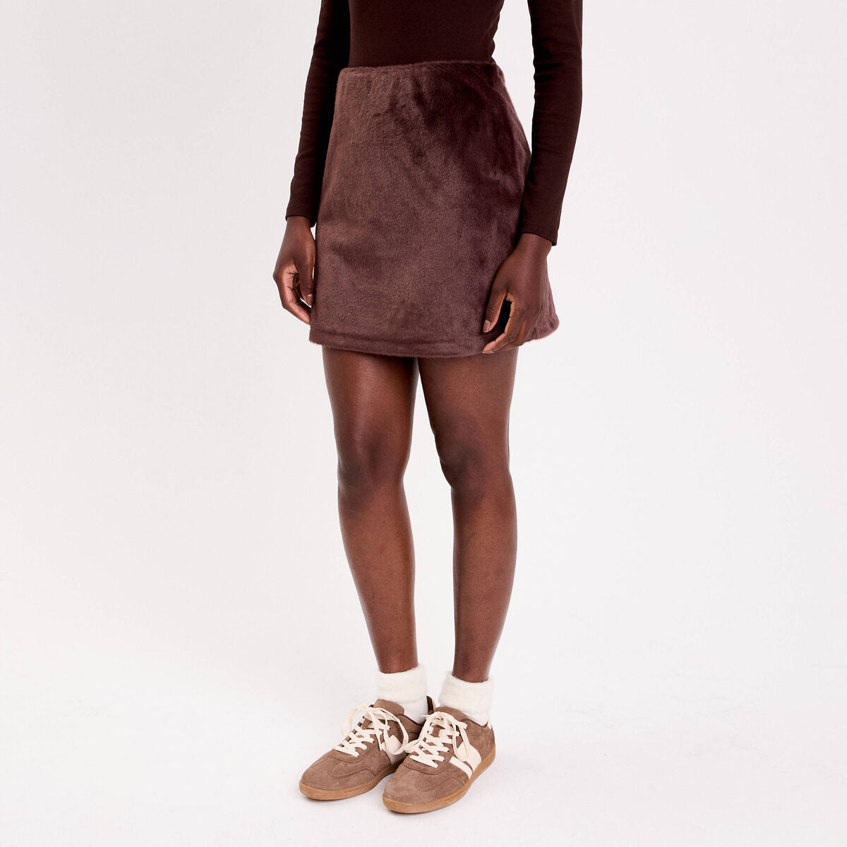 Jupe droite fausse fourrure marron foncé femme