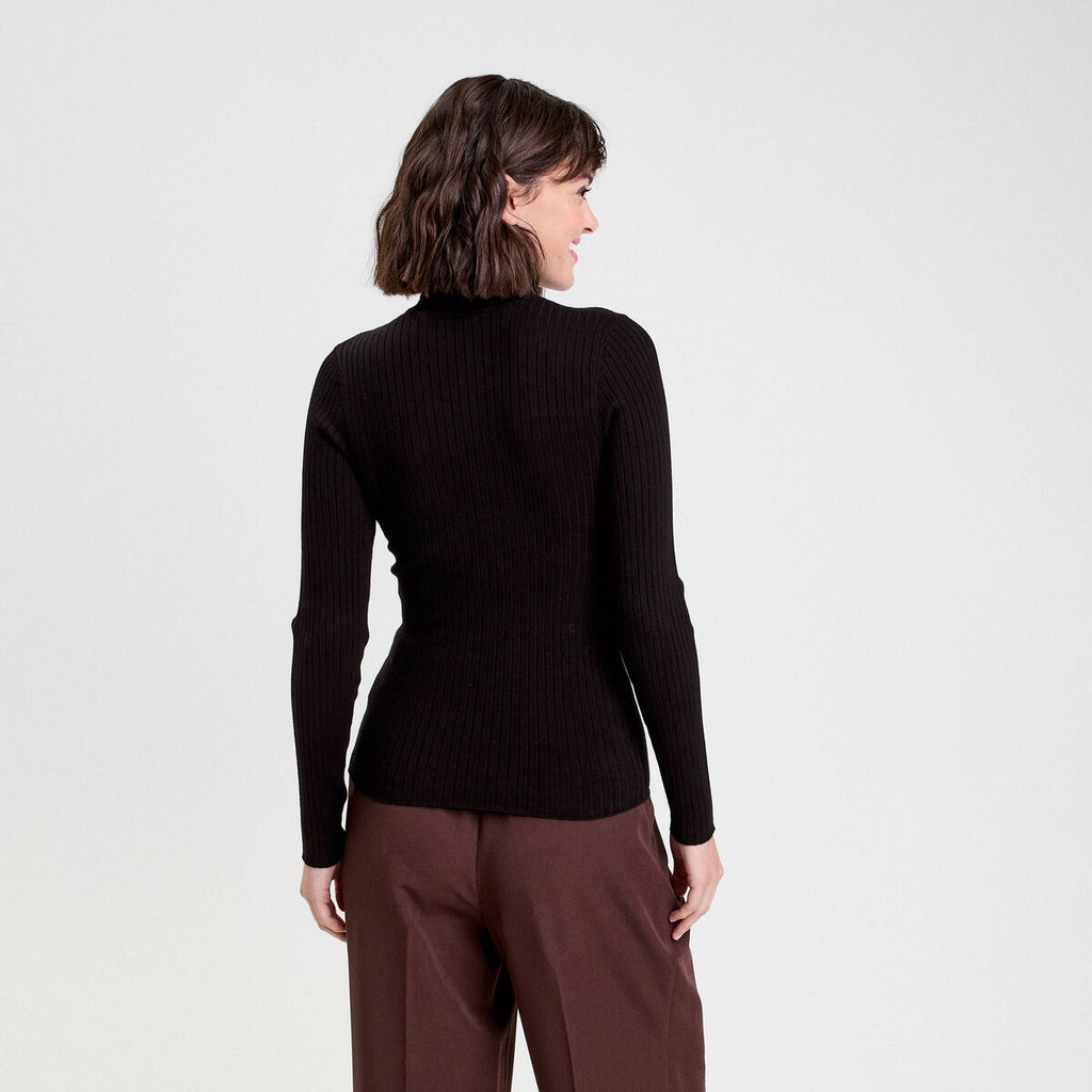 Pull côtelé col roulé noir femme