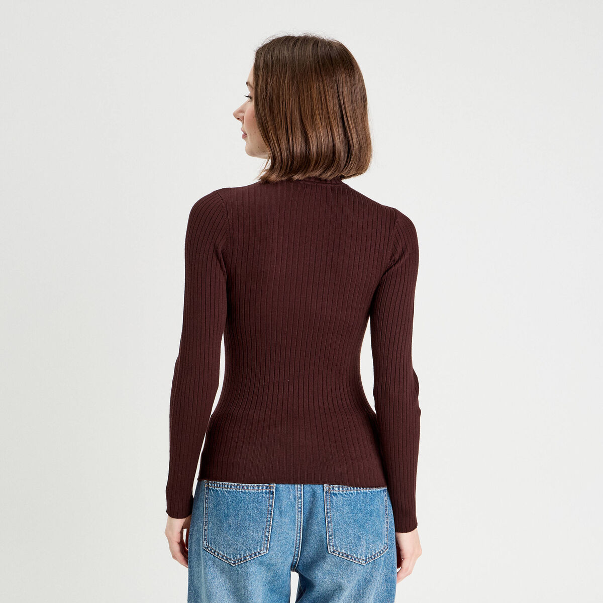 Pull côtelé col roulé marron foncé femme