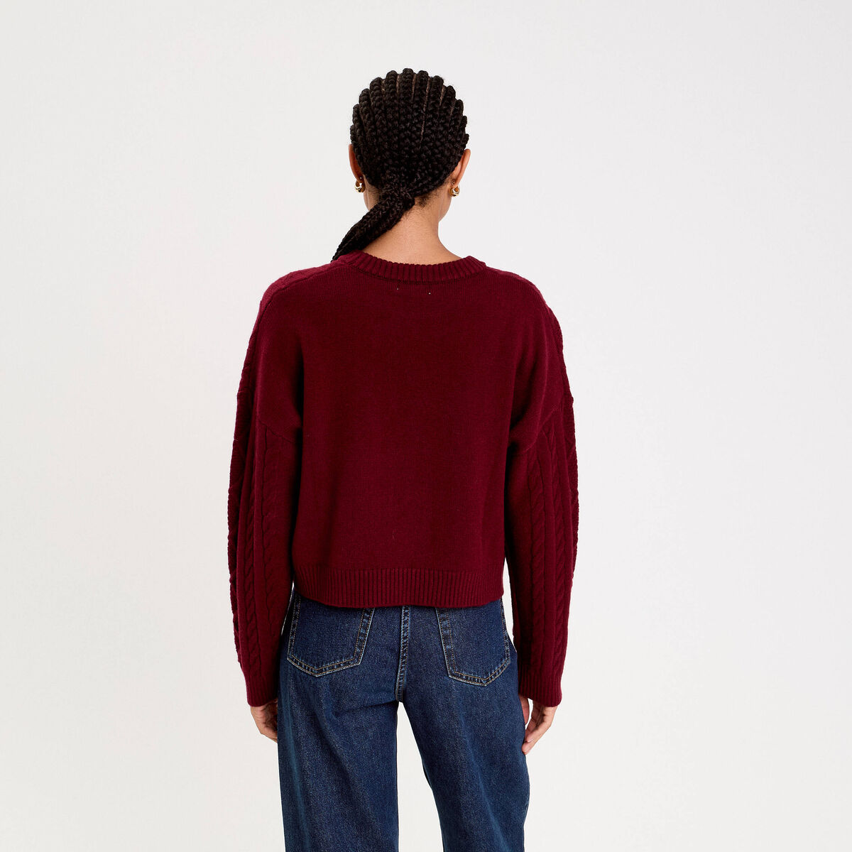 Pull avec torsades rouge foncé femme