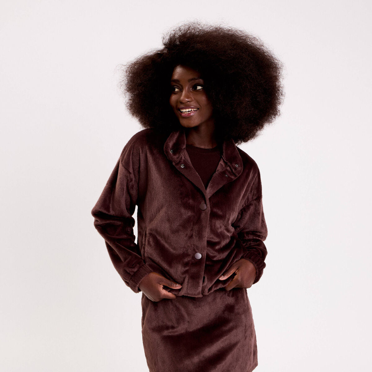 Veste fausse fourrure marron foncé femme