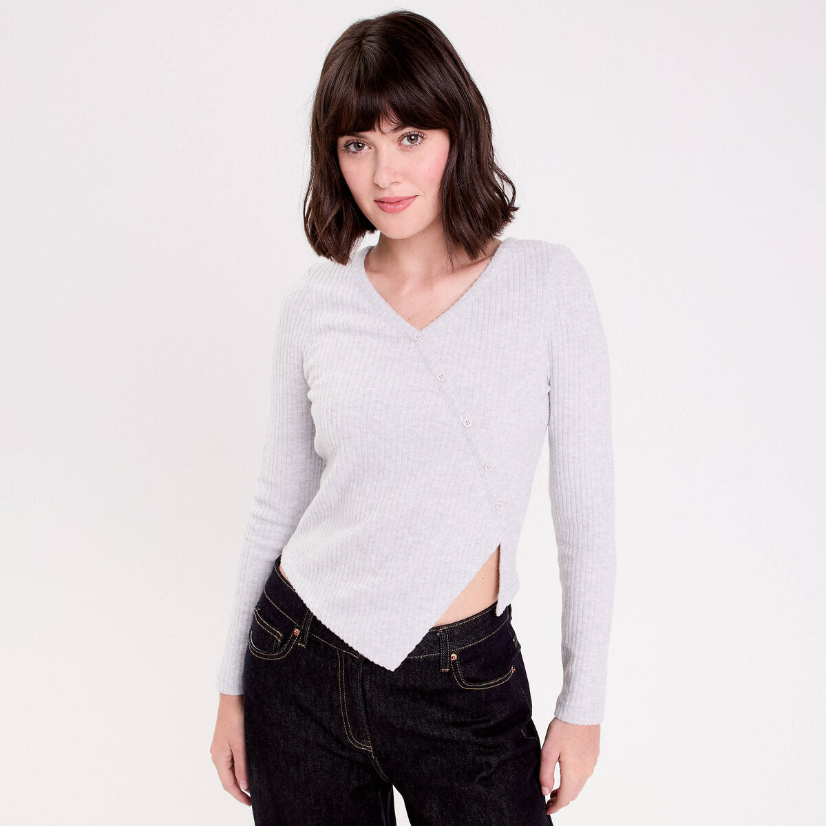 Pull duveteux col rond manches longues gris clair femme