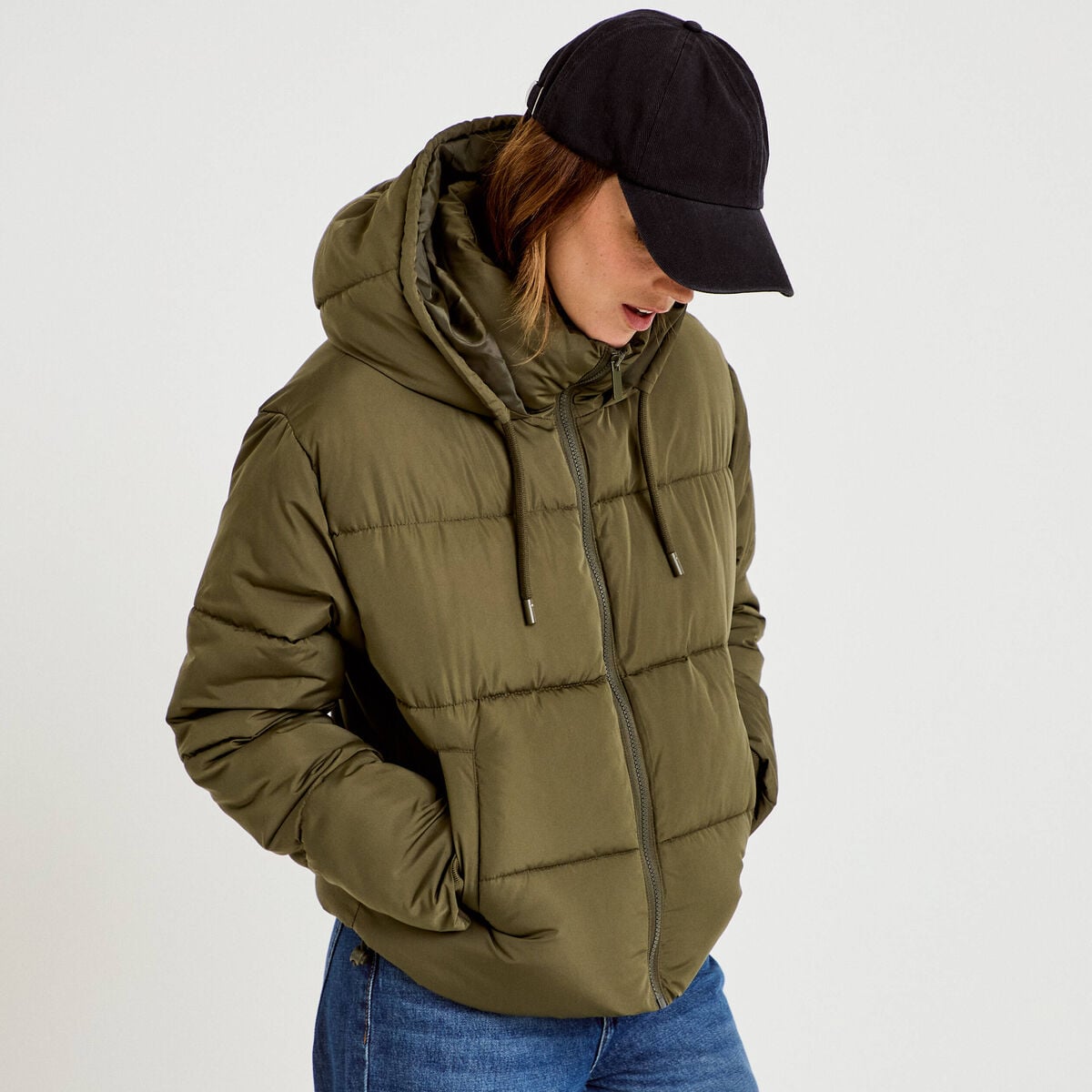 Doudoune courte bas resserré capuche vert kaki femme