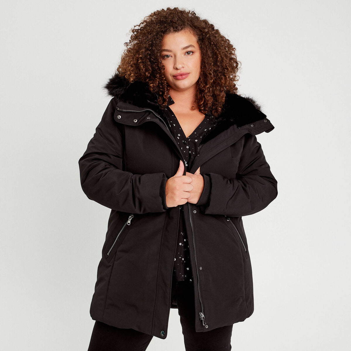 Parka à capuche fausse fourrure noir femme