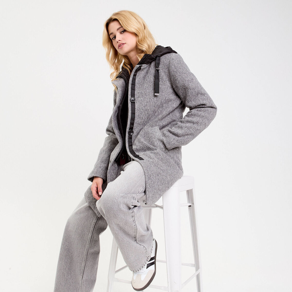 Manteau droit long à capuche gris clair femme