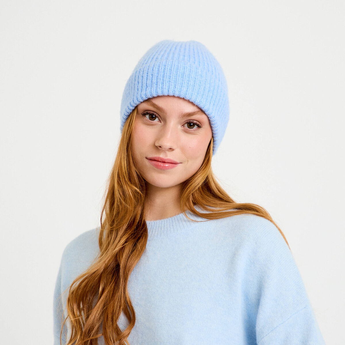 Bonnet bleu ciel femme