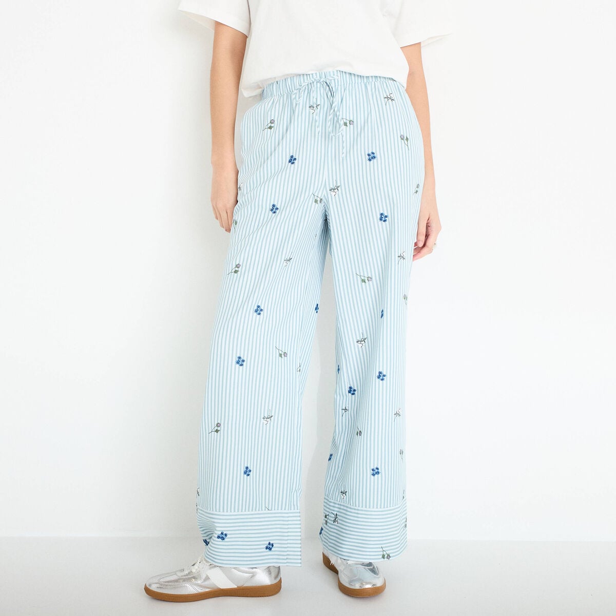 Pantalon large brodé Bridgerton bleu clair femme