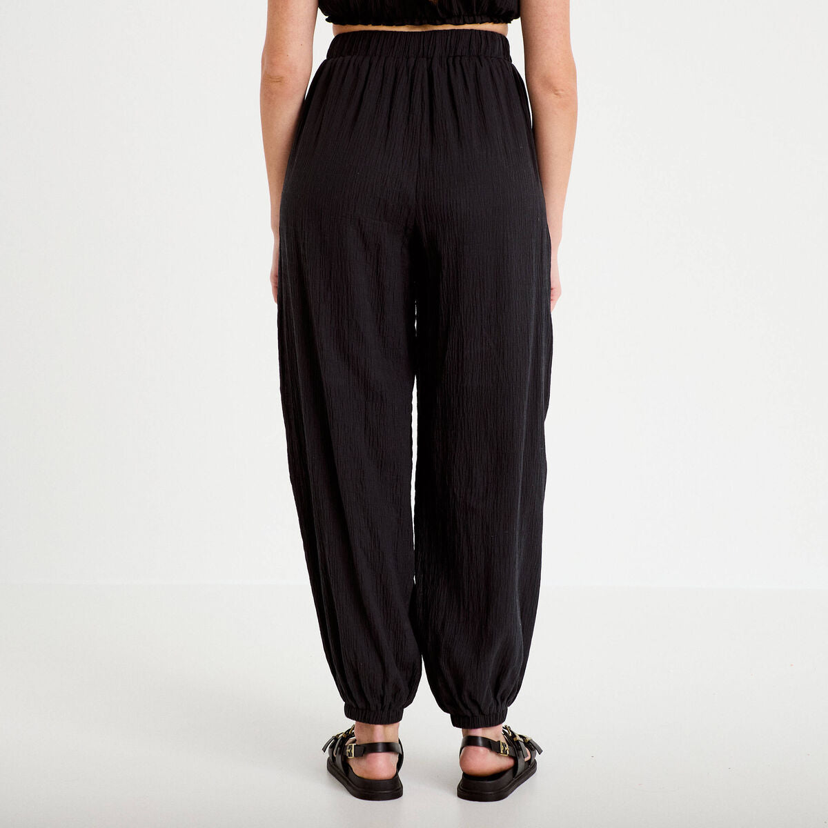 Pantalon large taille haute plissé noir femme