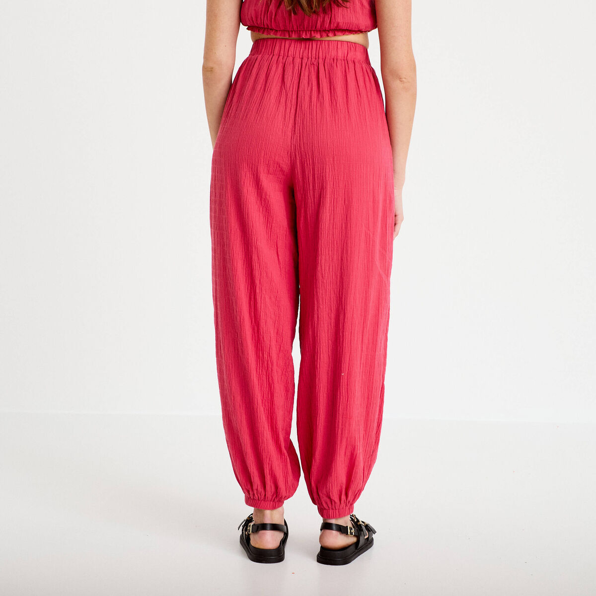 Pantalon large taille haute plissé rose framboise femme