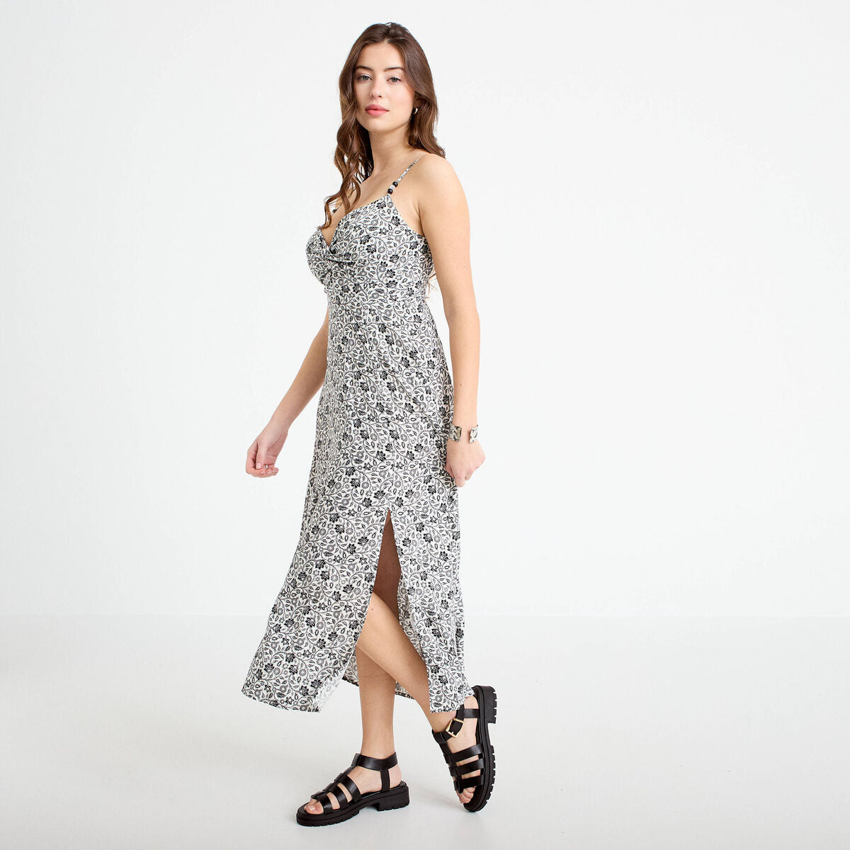 Robe longue décolleté à fines bretelles blanc femme