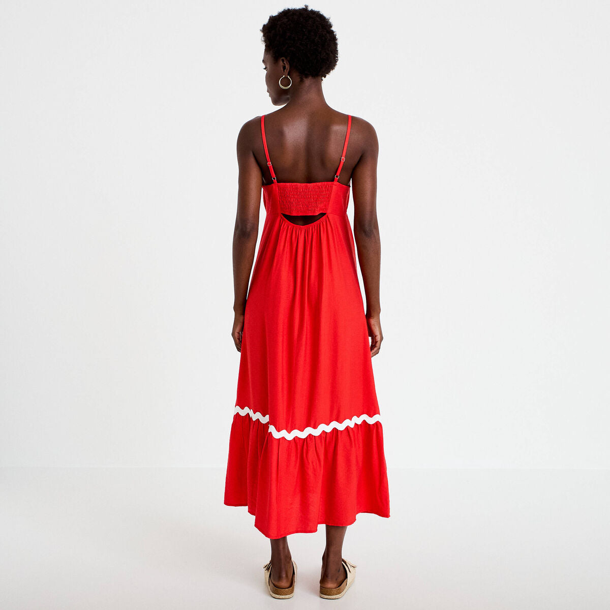 Robe longue évasée col v crêpe rouge femme