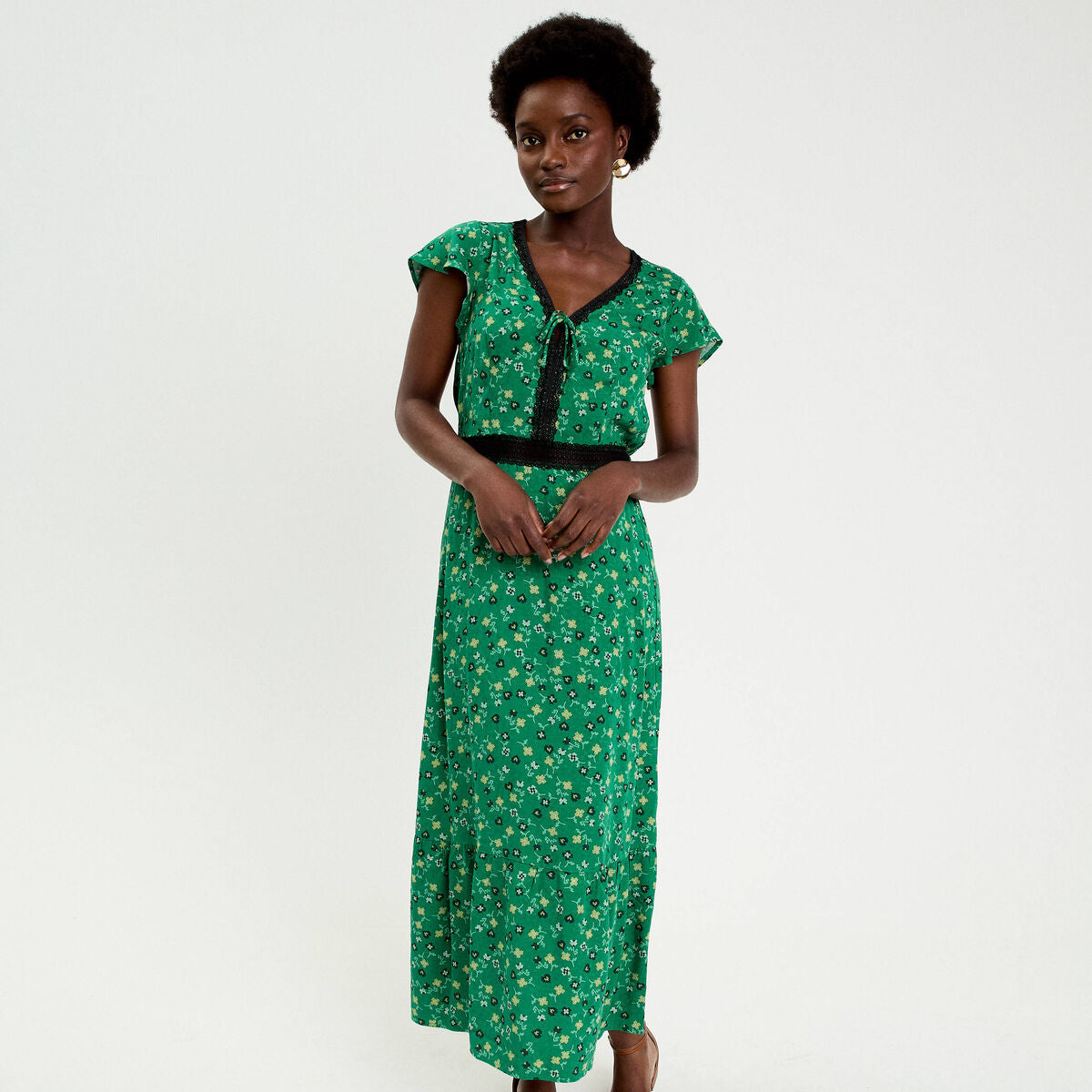 Robe longue évasée en dentelle col v vert femme