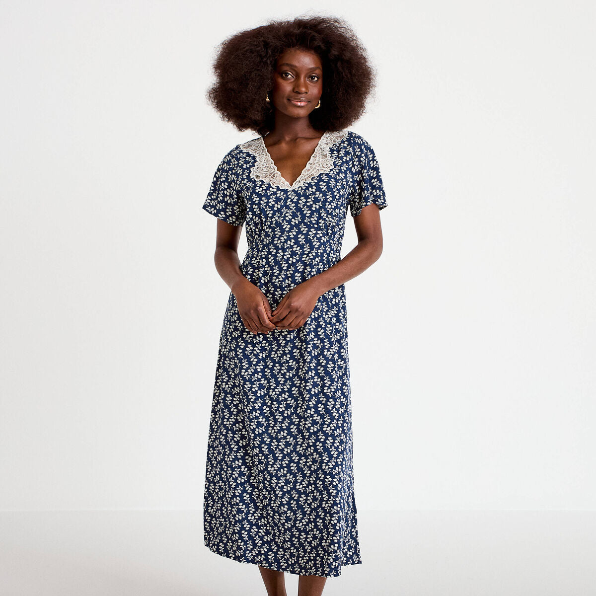 Robe longue évasée col v dentelle bleu marine femme
