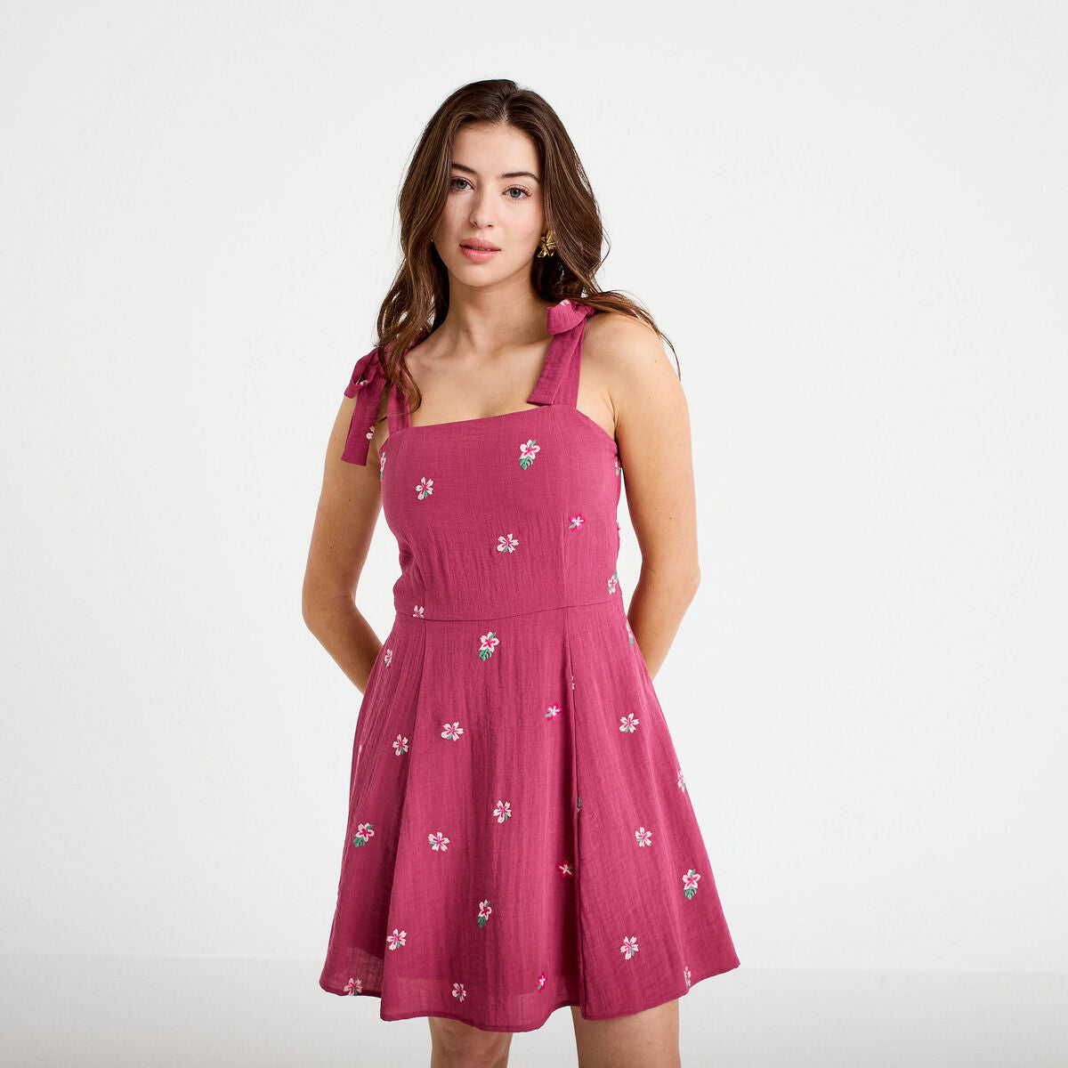 Robe patineuse courte à fines bretelles violet femme