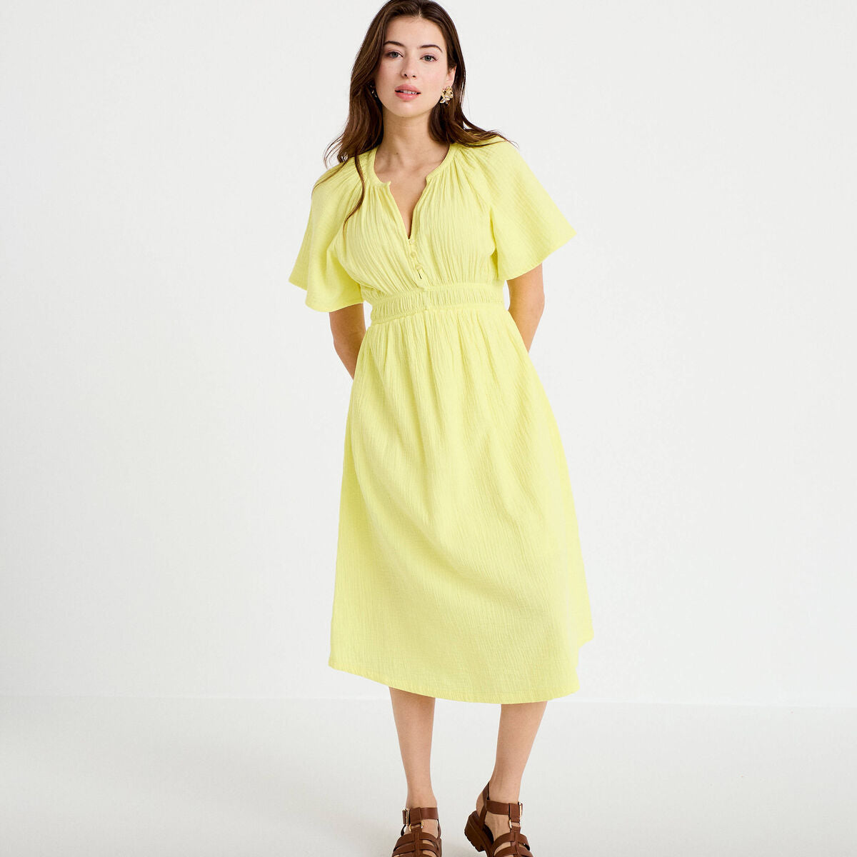 Robe midi plissée col v manches courtes jaune citron femme