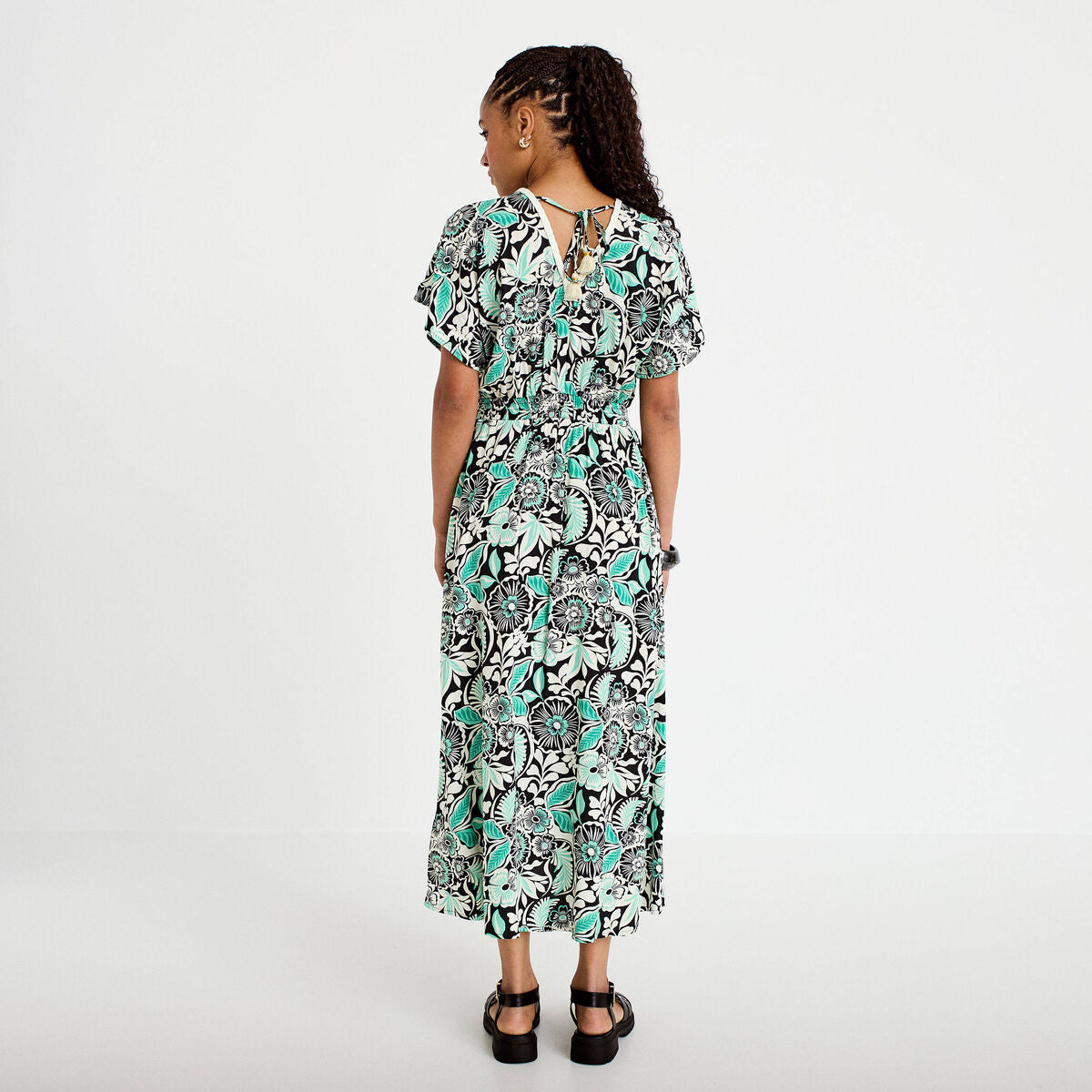 Robe évasée 3/4 col v manches courtes noir femme