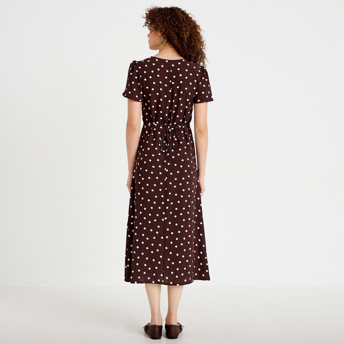 Robe longue évasée col v manches courtes marron femme