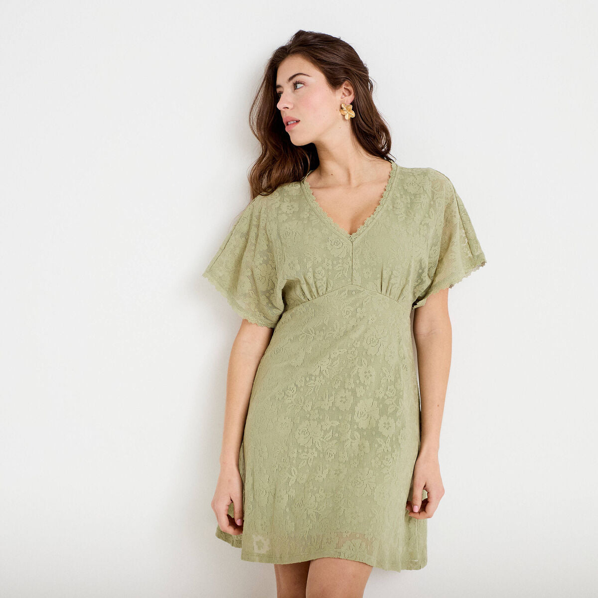 Robe courte évasée col v dentelle vert kaki femme