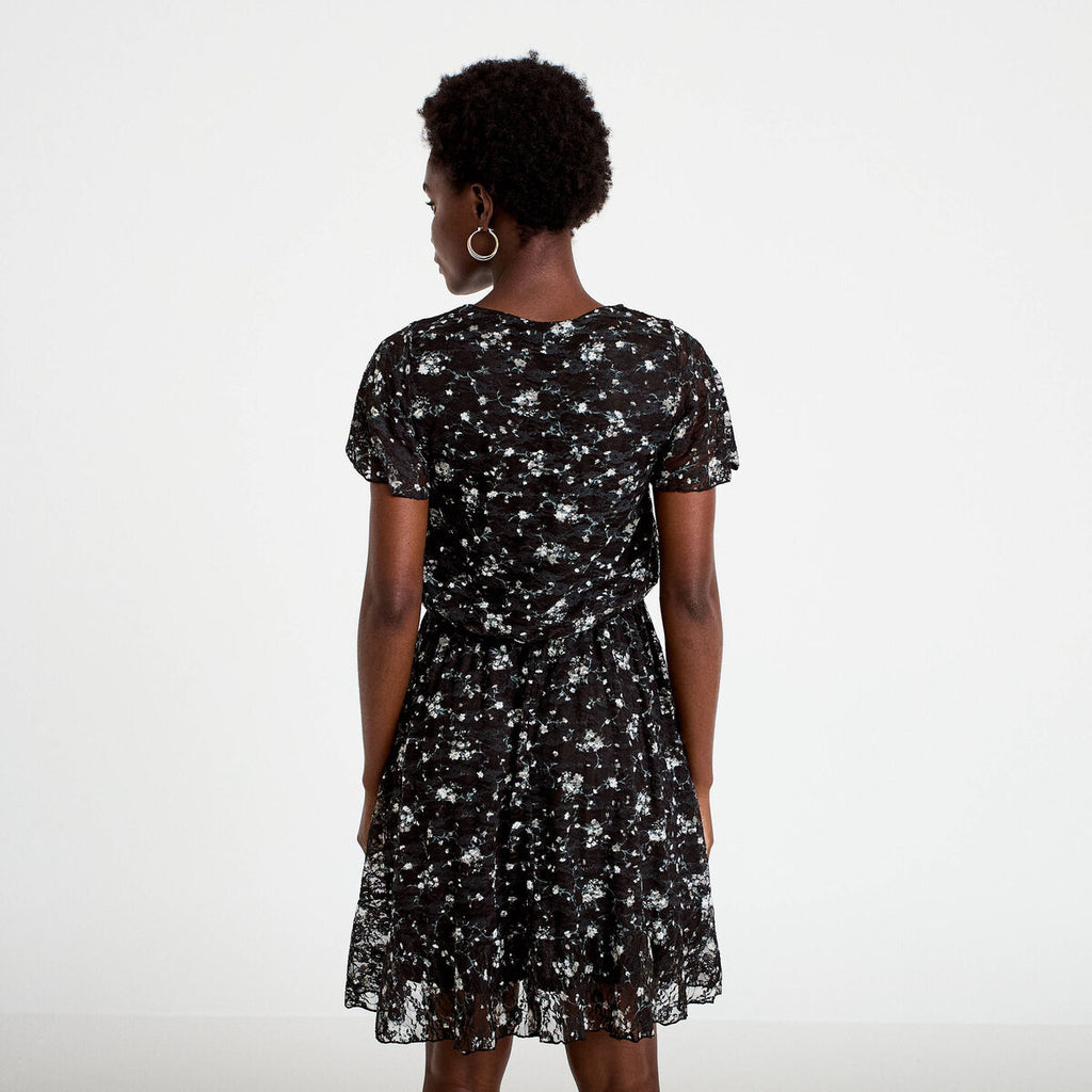 Robe courte évasée en dentelle col v noir femme
