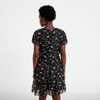Robe courte évasée en dentelle col v noir femme