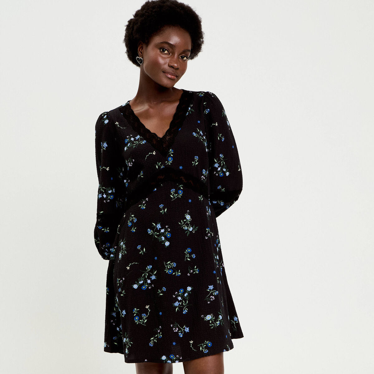 Robe évasée col v manches longues noir femme