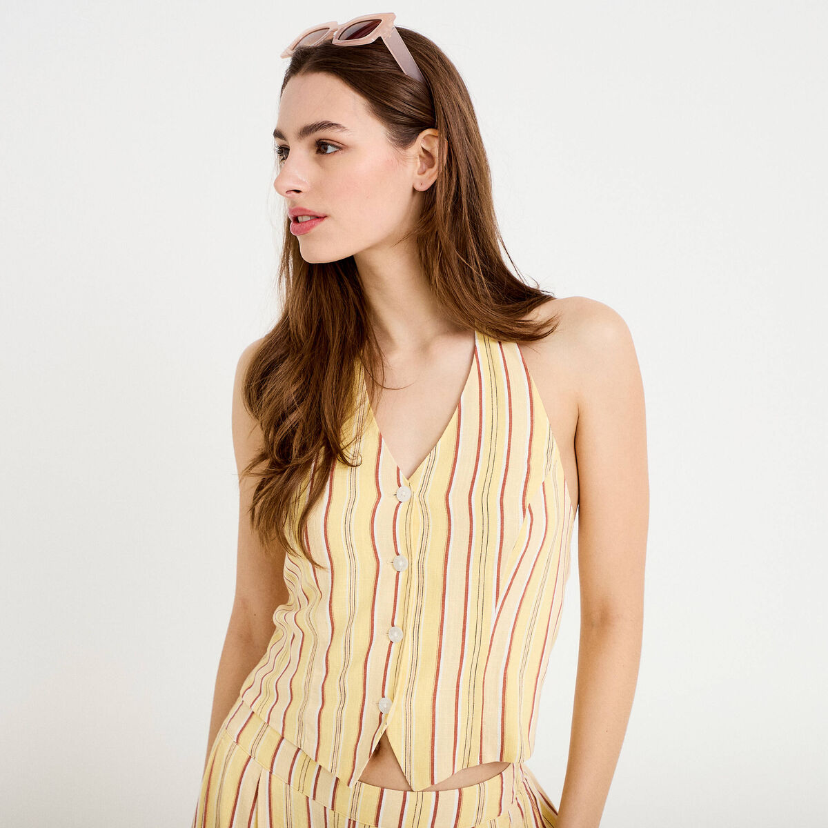 Gilet cintré cropped col v sans manches jaune paille femme