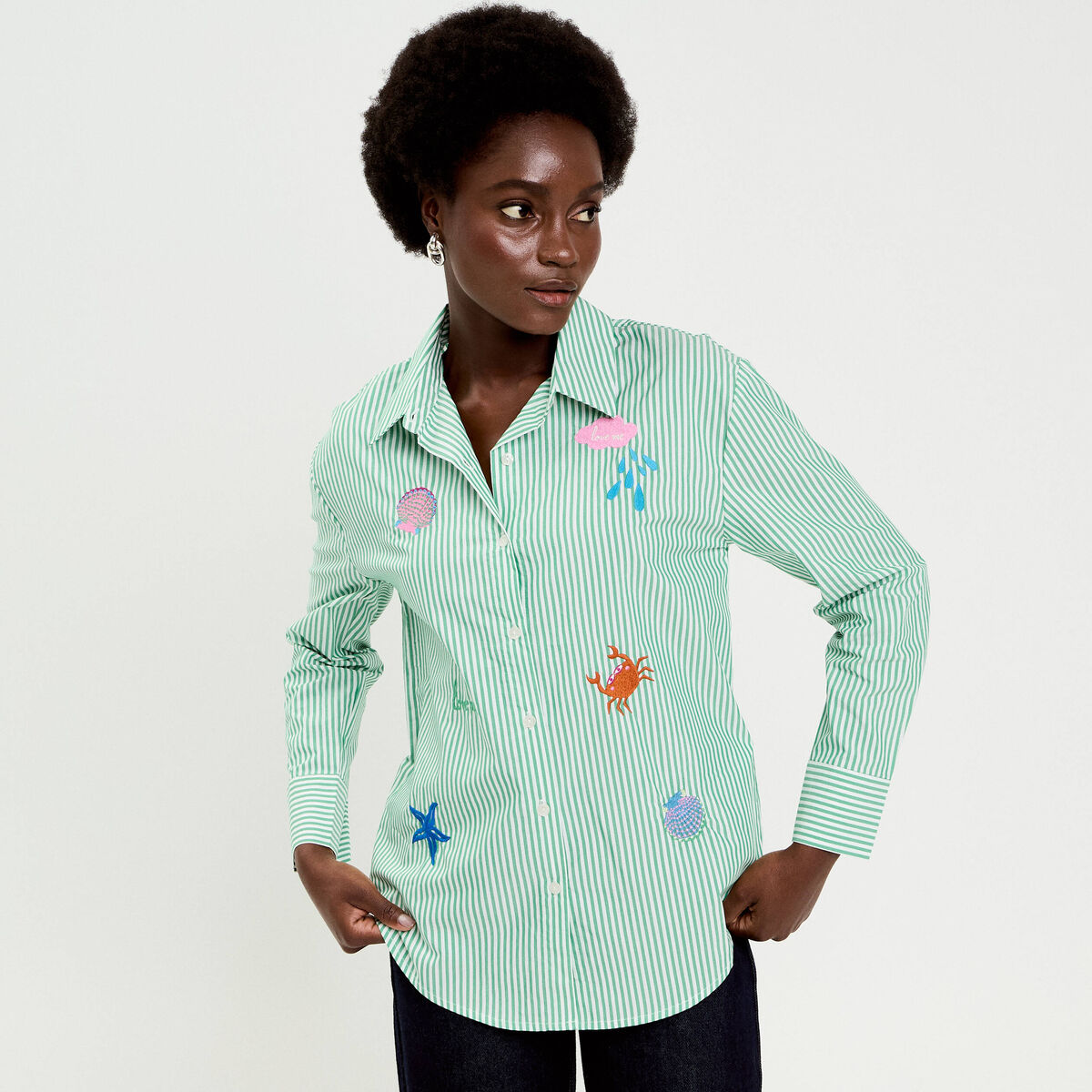 Chemise rayée broderies fantaisie vert clair femme