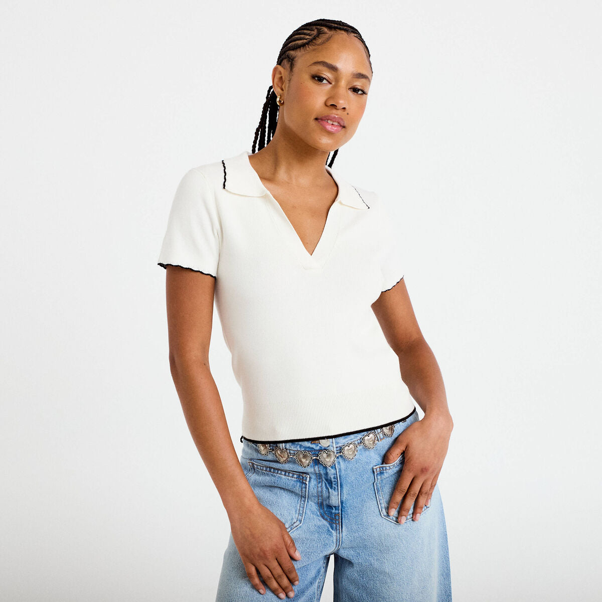 Polo ajusté manches courtes col chemise ecru femme