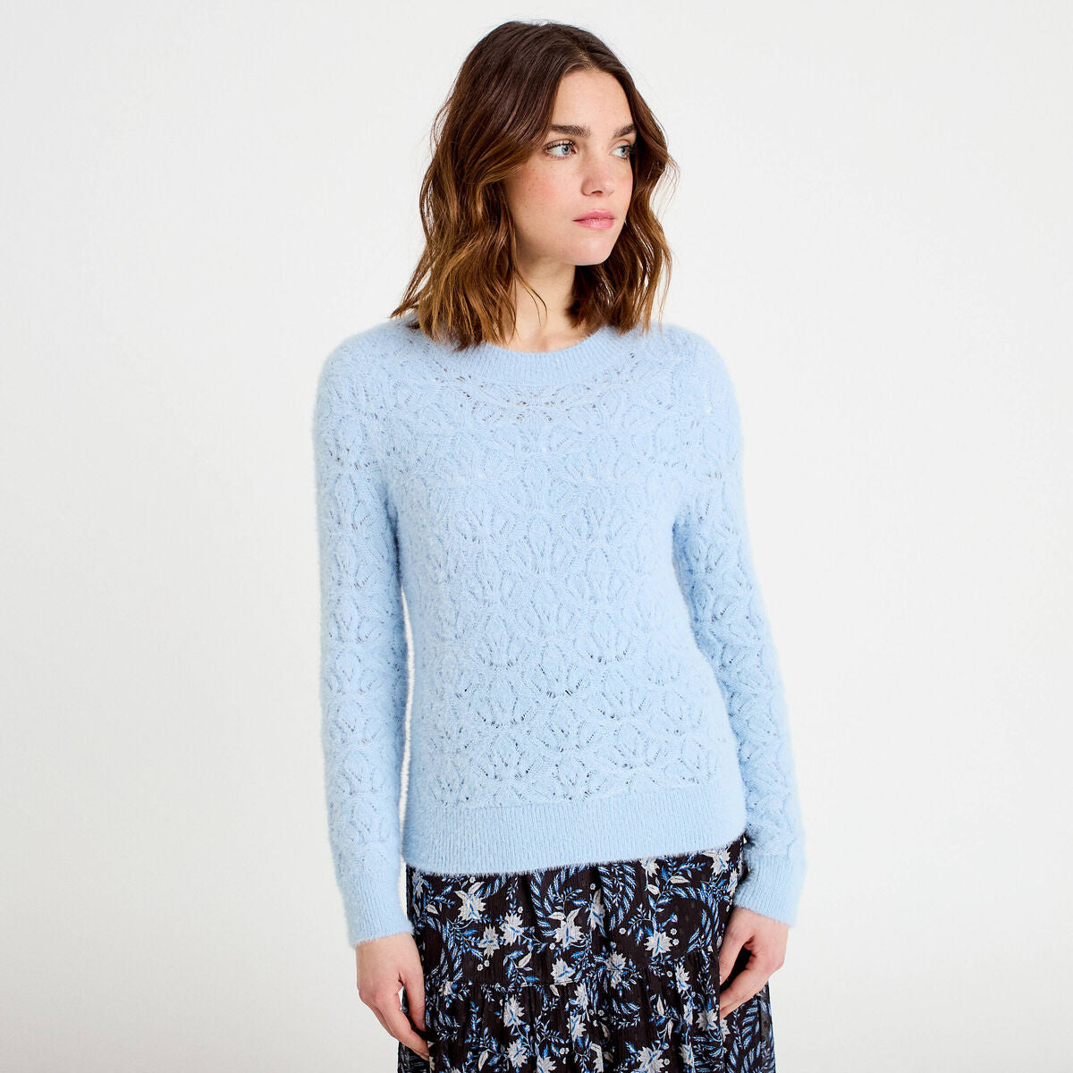 Pull ajouré col rond manches longues bleu clair femme