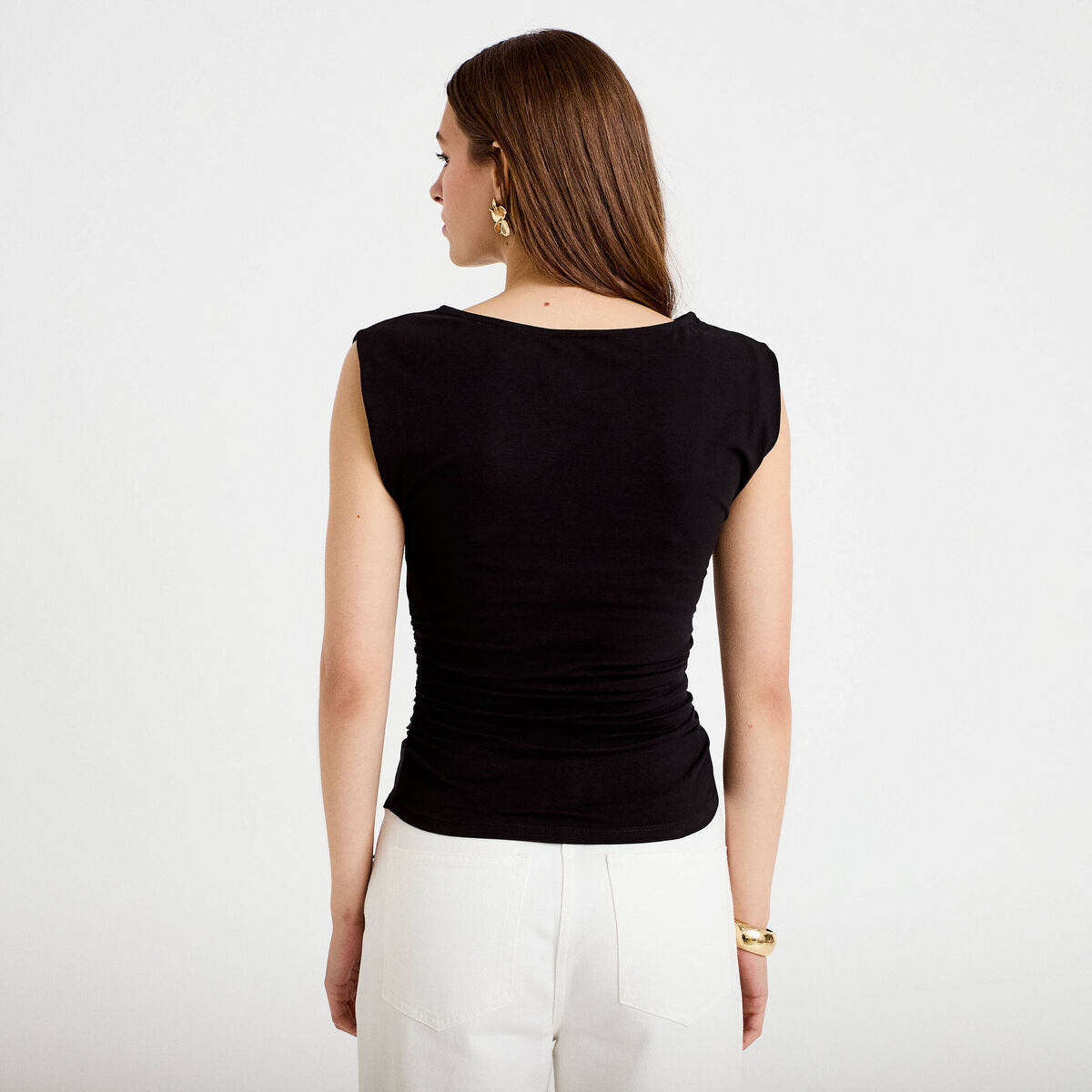 T-shirt ajusté col bateau sans manches noir femme