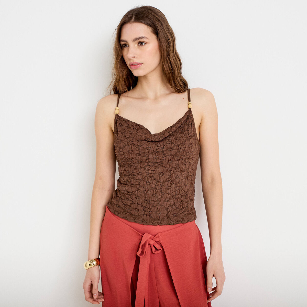 Débardeur cintré en dentelle marron femme