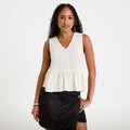 Blouse cintrée sans manches col v ecru femme