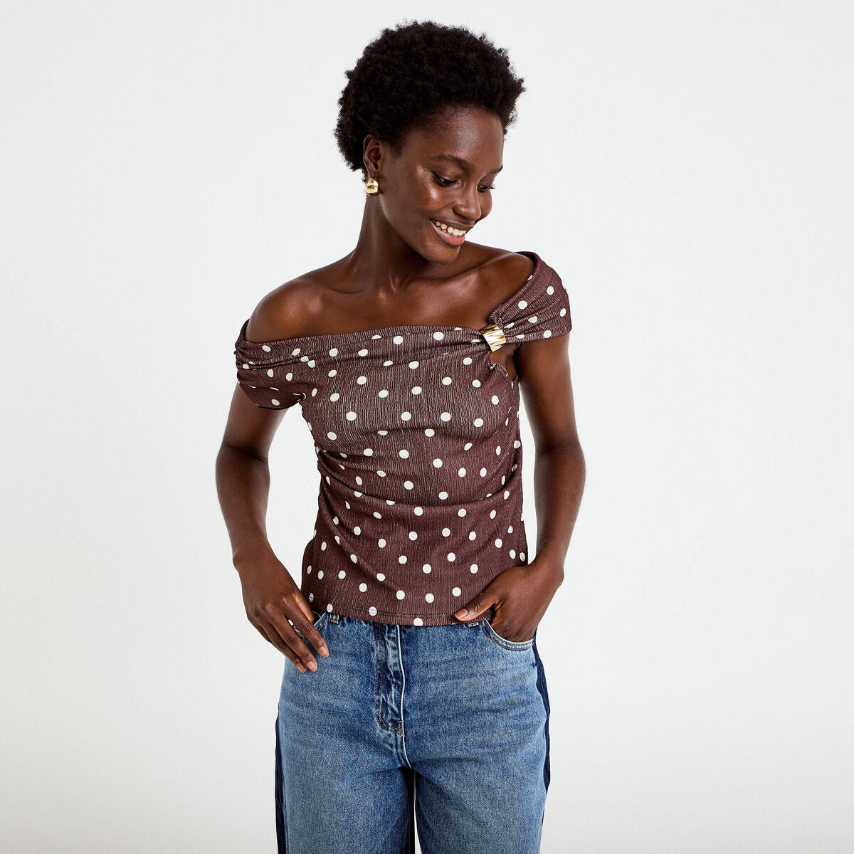 Top plissé col bardot sans manches marron femme