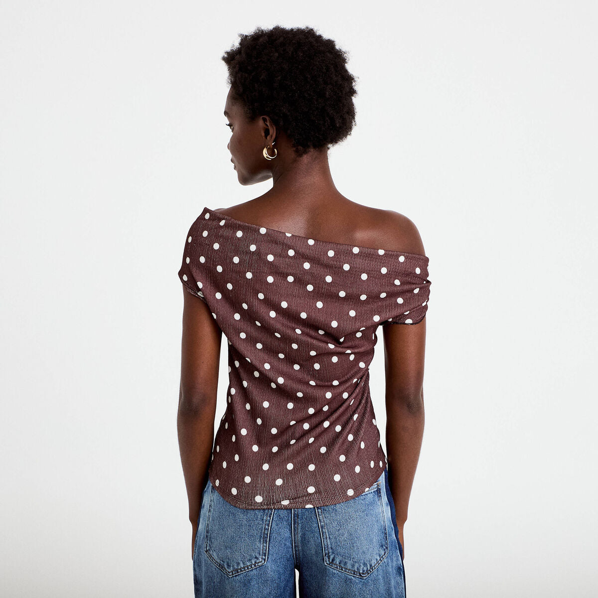 Top plissé col bardot sans manches marron femme