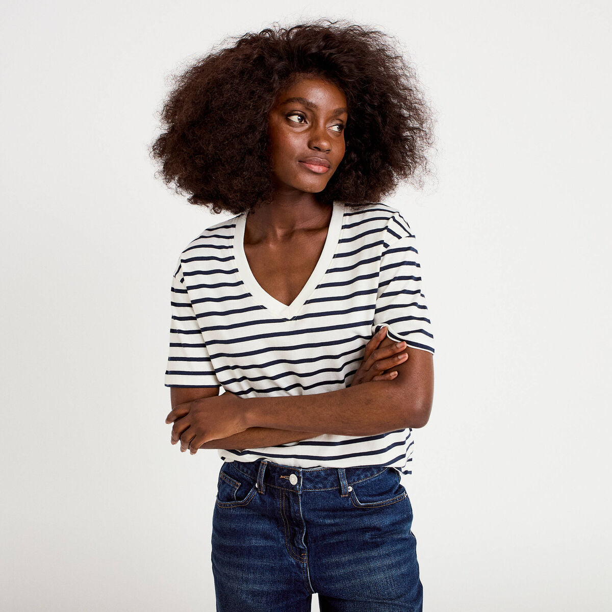 T-shirt col v manches courtes bleu foncé femme
