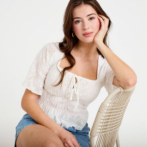 Blouse cintrée col carré dentelle ecru femme